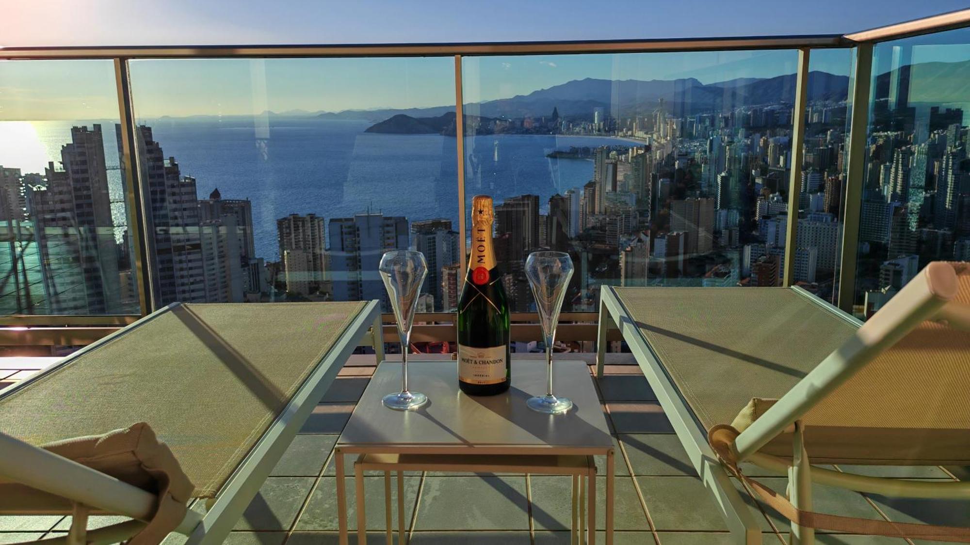 Апартаменты Skyline Floor 28 Sea Views Бенидорм Экстерьер фото